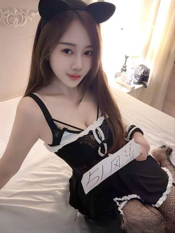 清纯少妇新人刚下海