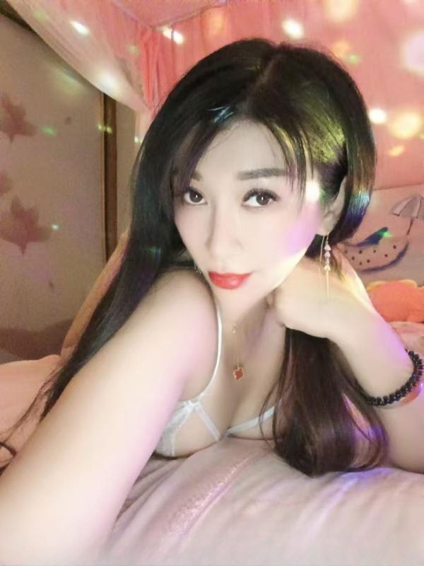 打卡淫妻 图 2