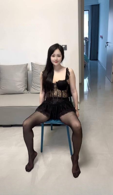 性感肤白服务系小骚货 图 4