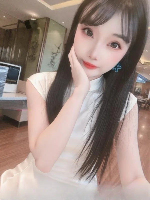 长腿模特兼职能舌吻 图 4