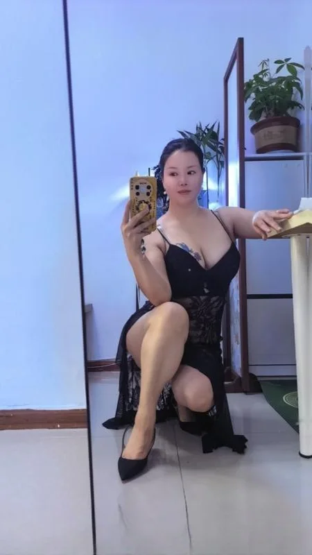 溪蔓姐的大乳奶大屁股 图 3