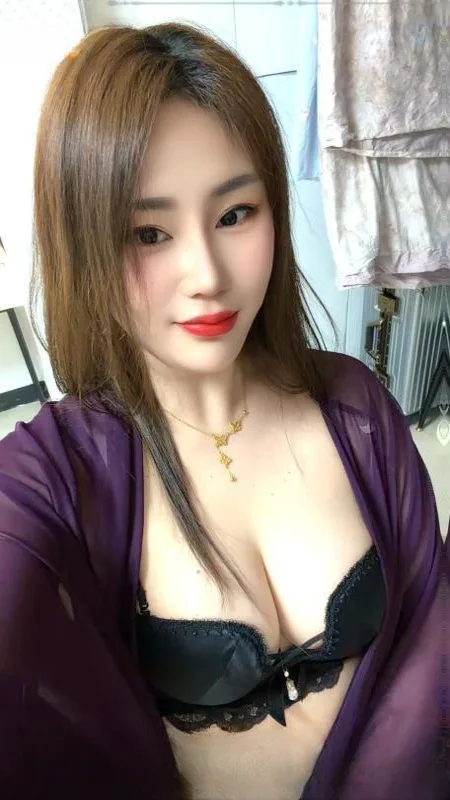 口活超爽的大胸少妇