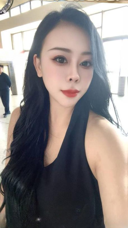黑丝魅惑骚妇