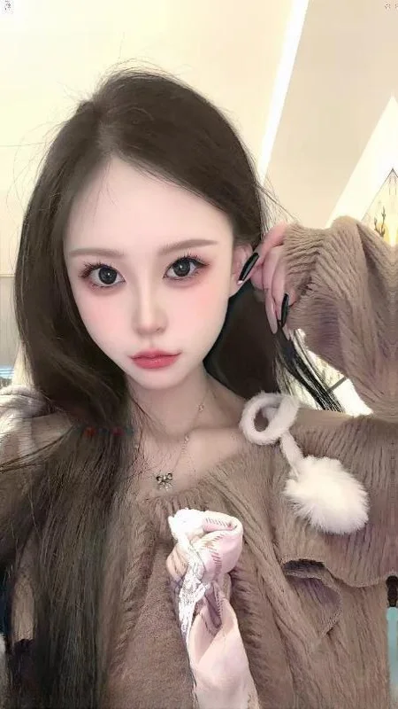 萝莉感美女 图 2