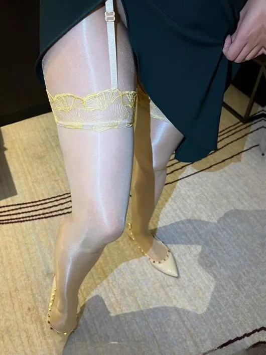 下沙丝袜美腿诗诗
