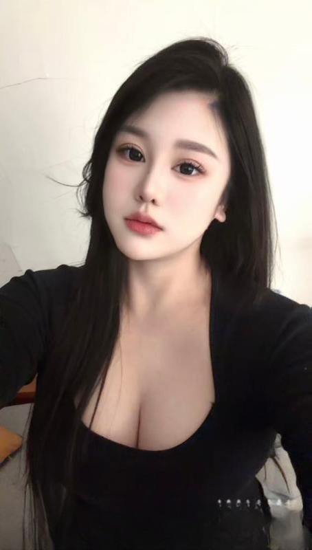 欧美身材美女大胸丰臀 图 2