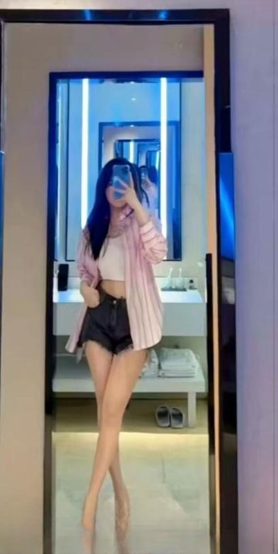 清秀美臀依依 图 3