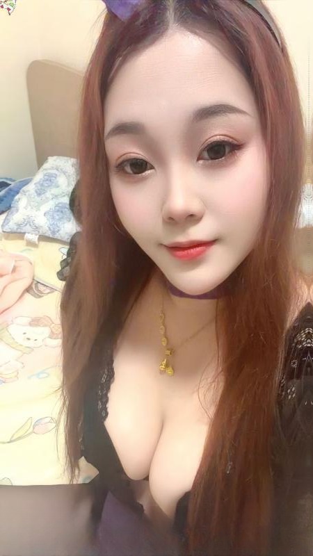 南山丰满巨乳暖暖
