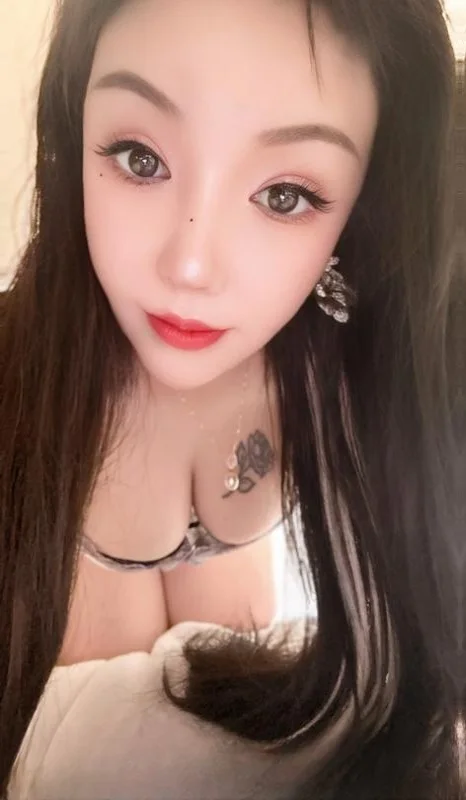 风骚巨乳轻熟女 图 2