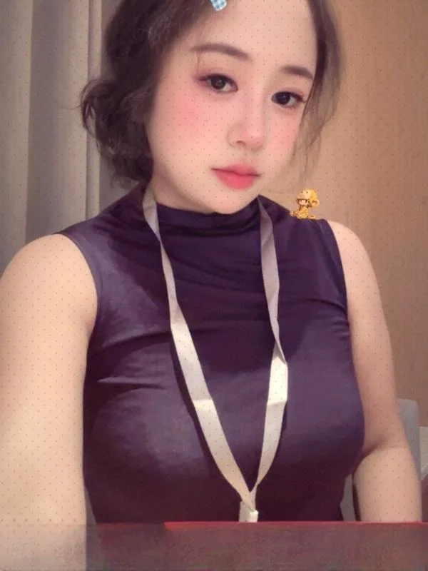 温柔甜美风骚大胸妹 图 2