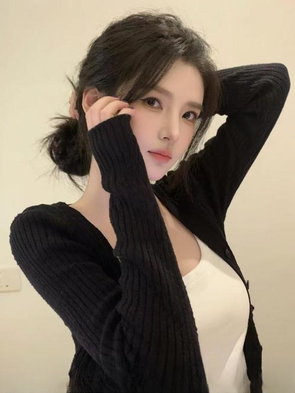 高颜大胸冷白皮美女 图 4