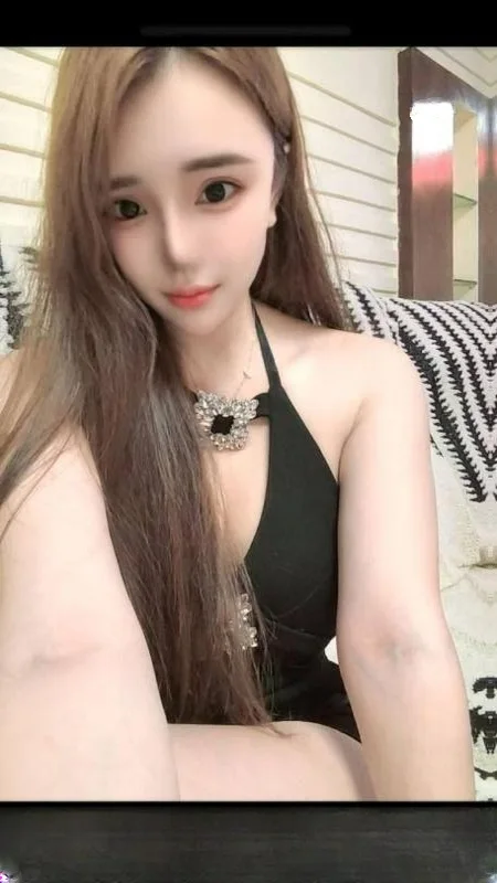 肤白巨乳瑜伽御姐娜娜 图 2