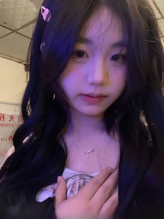 邻家小妹服务型美女