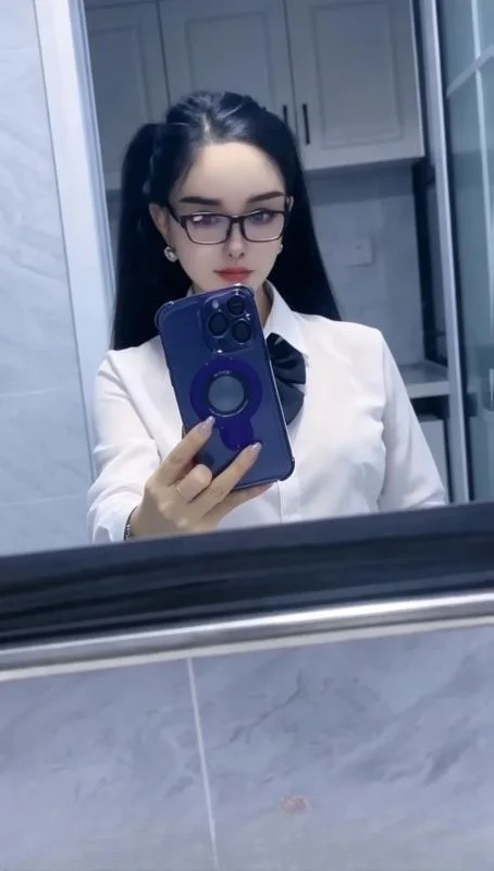 制服控的御姐 图 3