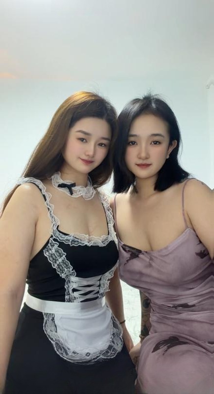 双飞口爆颜射姐妹花 图 2