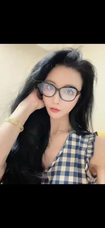骚女大长腿小姐姐