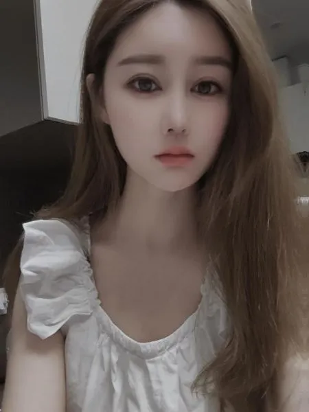 三点粉Vivian