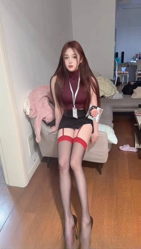 清纯反差颜值嫩妹
