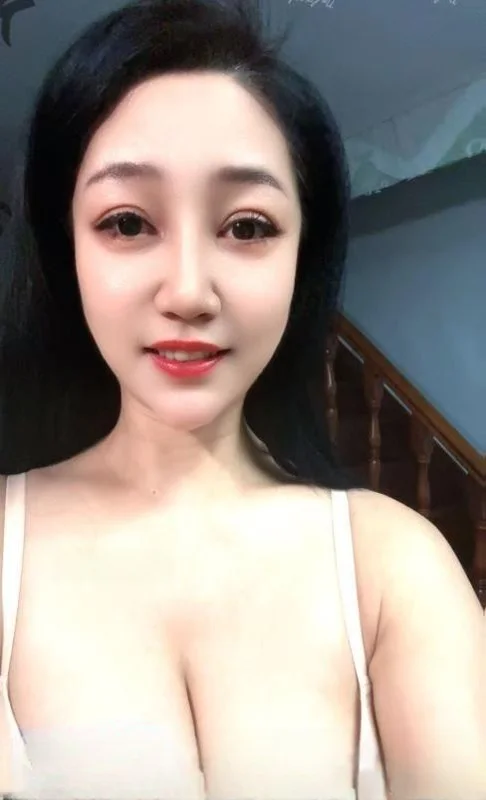 河东性感长腿悠悠