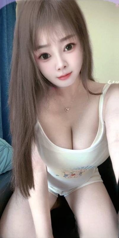 肤白大奶吉吉