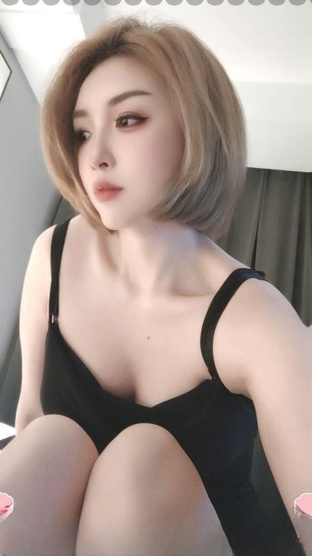 短发骚姐姐