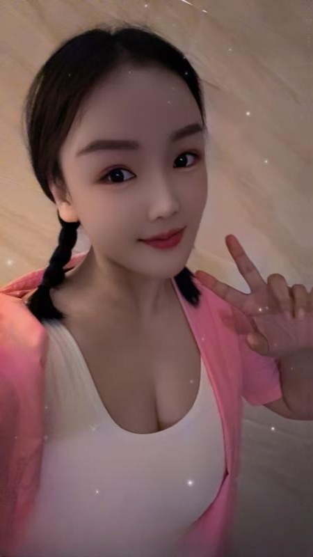 纯欲小姐姐依依 图 2