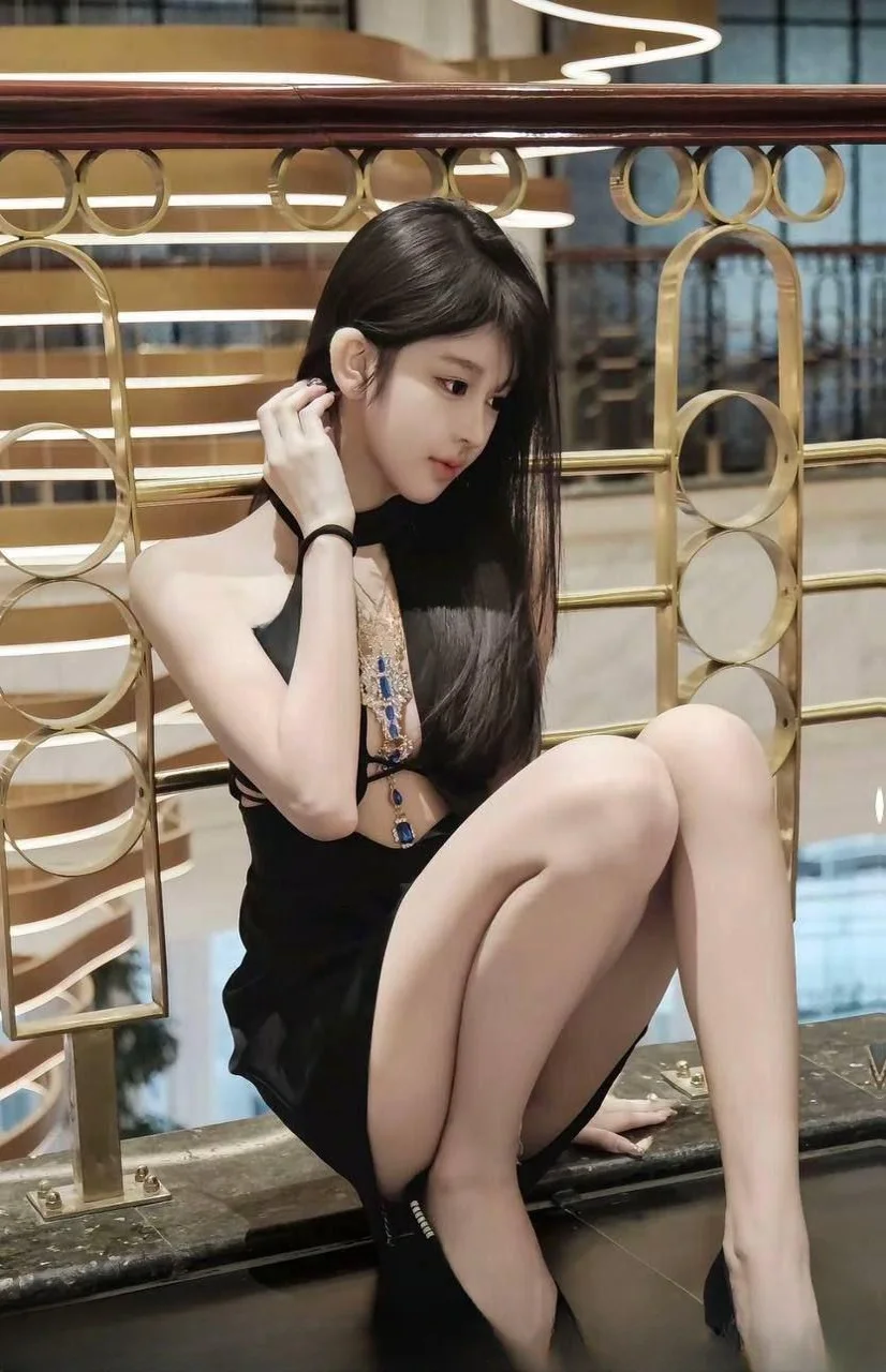满舒服的小美女 图 2