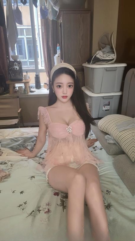 诱人大奶柒柒