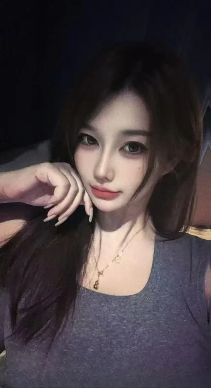 E杯依依可舌吻 图 4
