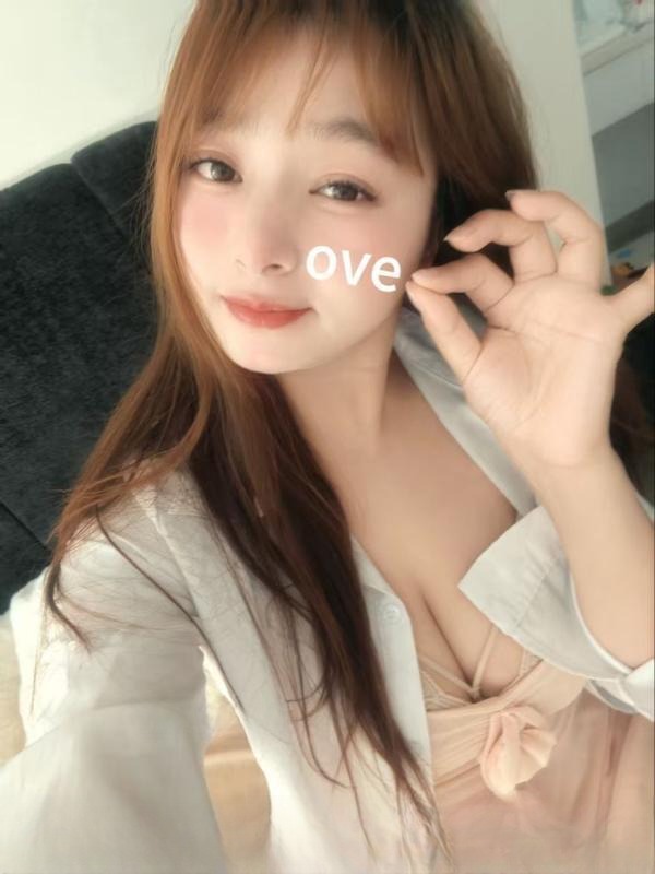 杭州东站大奶妹 图 2