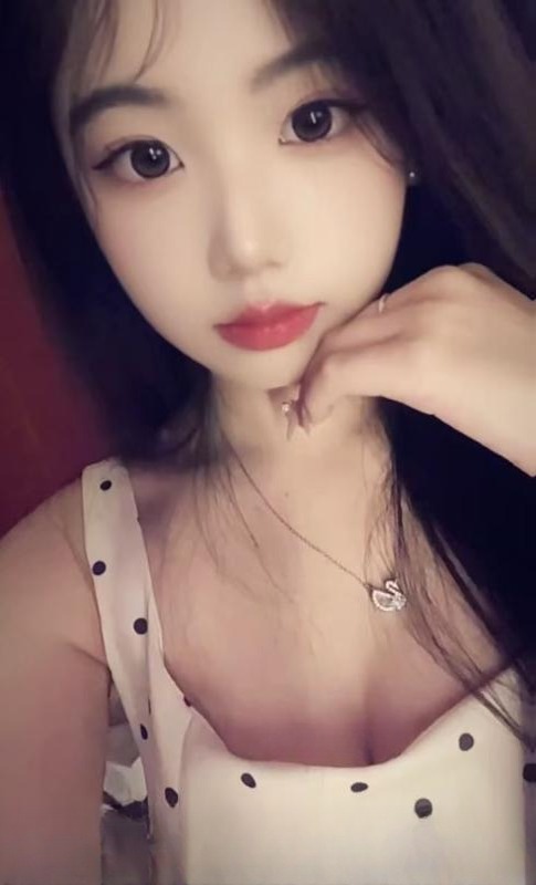 清纯闷骚七七 图 2