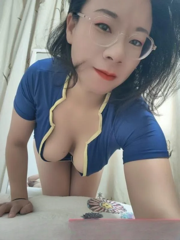 美乳骚熟女 图 2