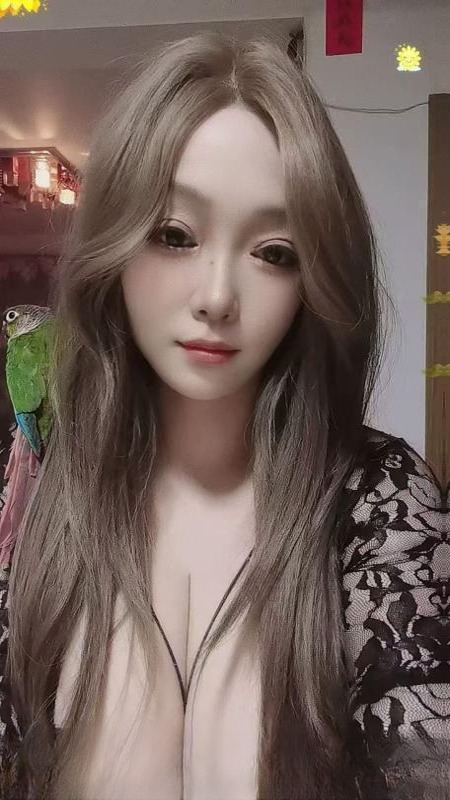 D奶热情喷水少妇