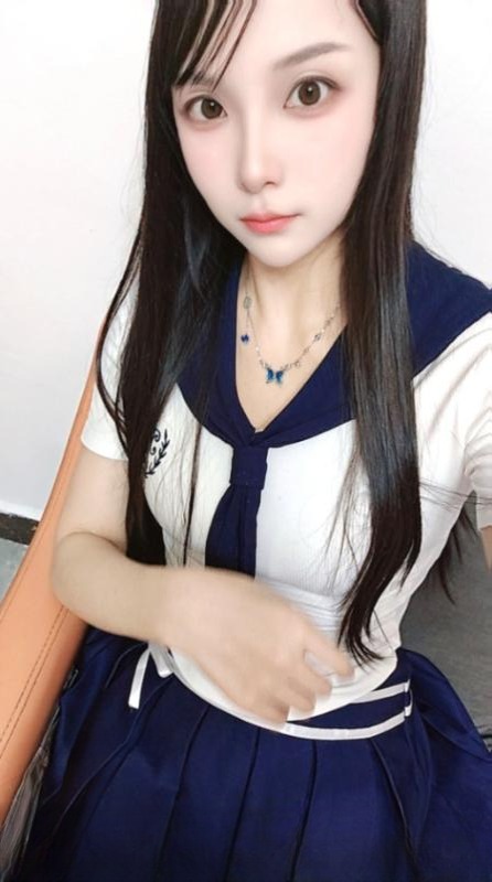 钟爱白云奶妈少妇