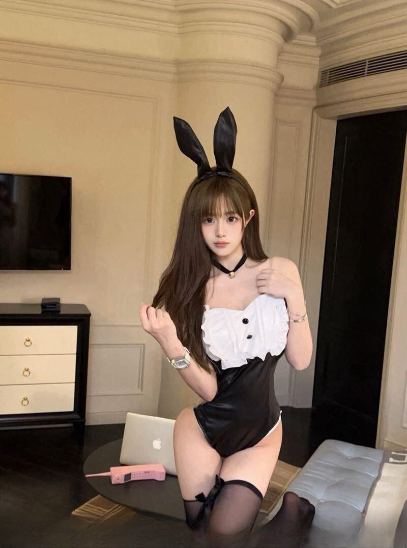 制服兔女郎奶妹