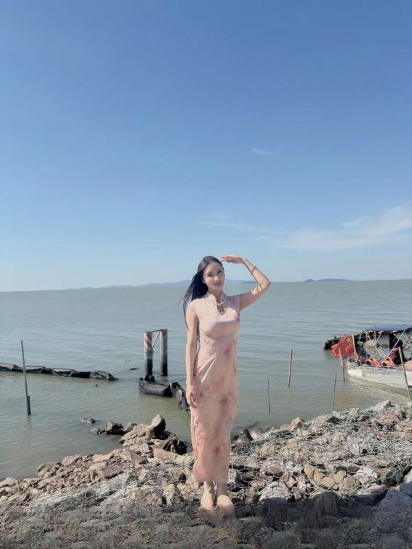 气质空姐身材 图 4