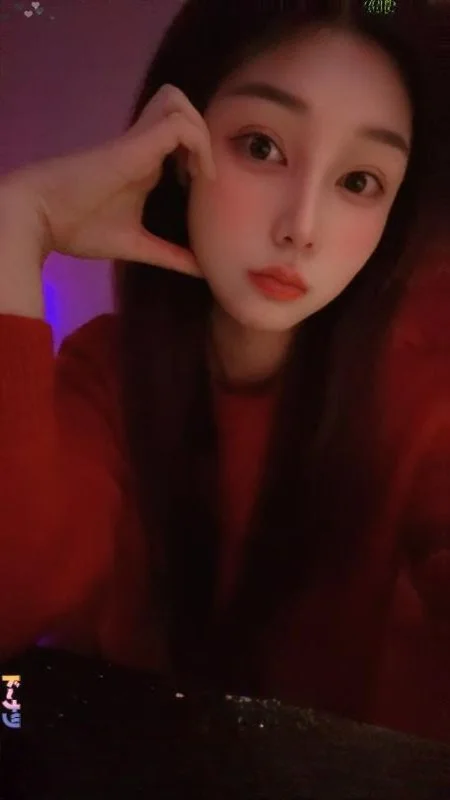 年轻苗条少妇 图 2