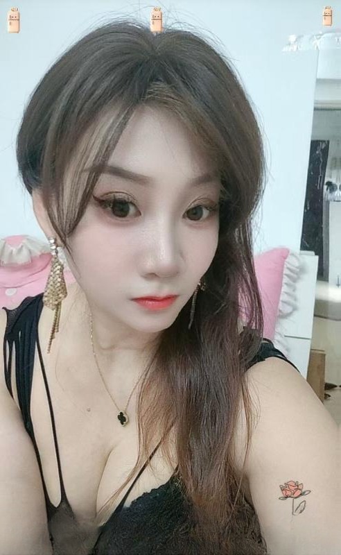 珠光路美乳熟女 图 2