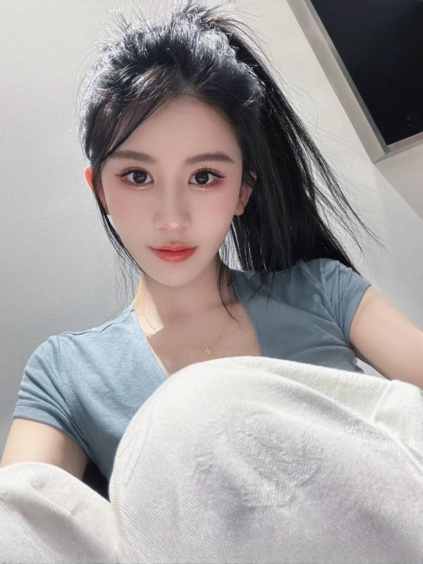 情趣诱惑丝足御姐cc 图 2