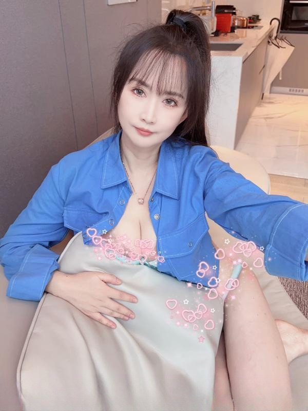 大奶风骚的嫂子