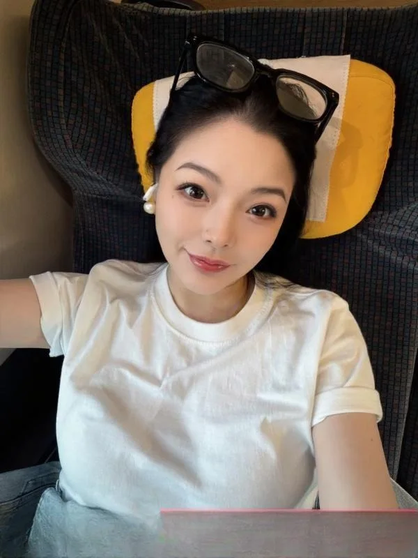 大胸虎牙妹文文 图 2