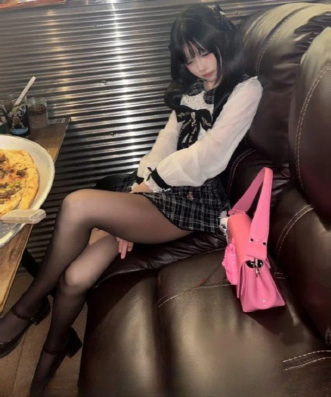 绝美黑丝嫩鲍刚做