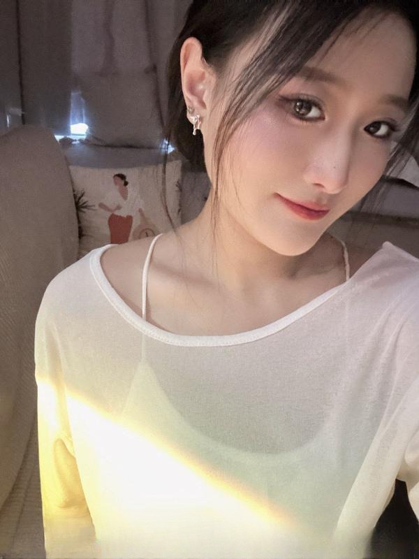 翘臀大长腿薇娅 图 2