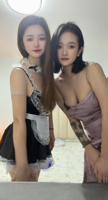 双飞口爆颜射姐妹花 图 3