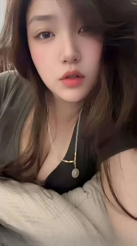 丰满性感小骚货 图 3