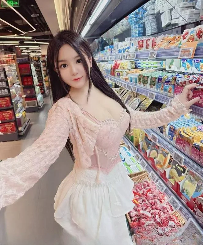 粉嫩巨乳金美子