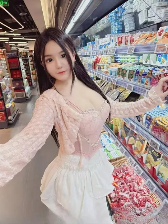 粉嫩巨乳金美子