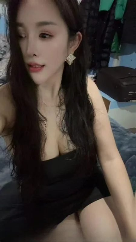 风骚大胸妹 图 2