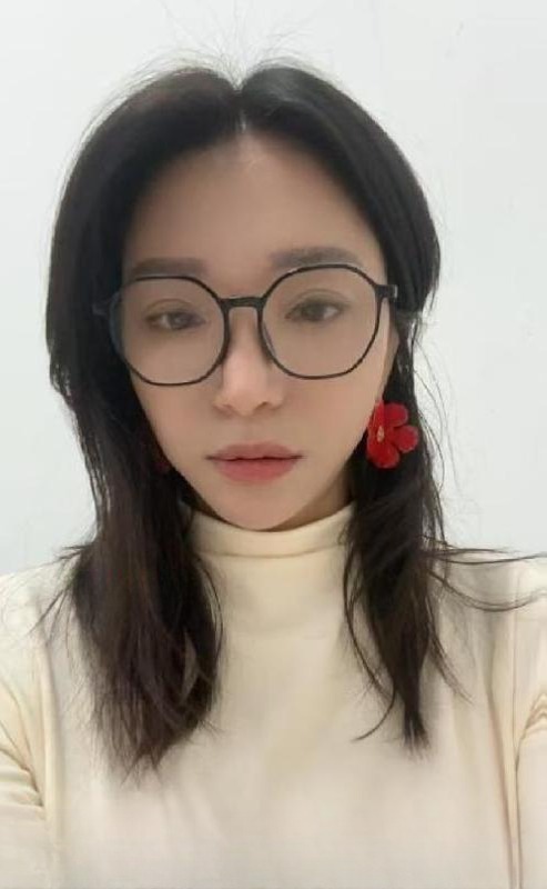 上城眼镜少妇小画 图 3