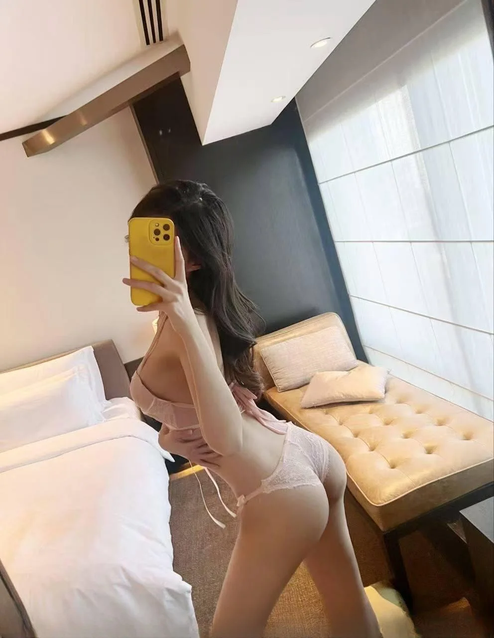 性感丰满夜场坐台小姐 图 2